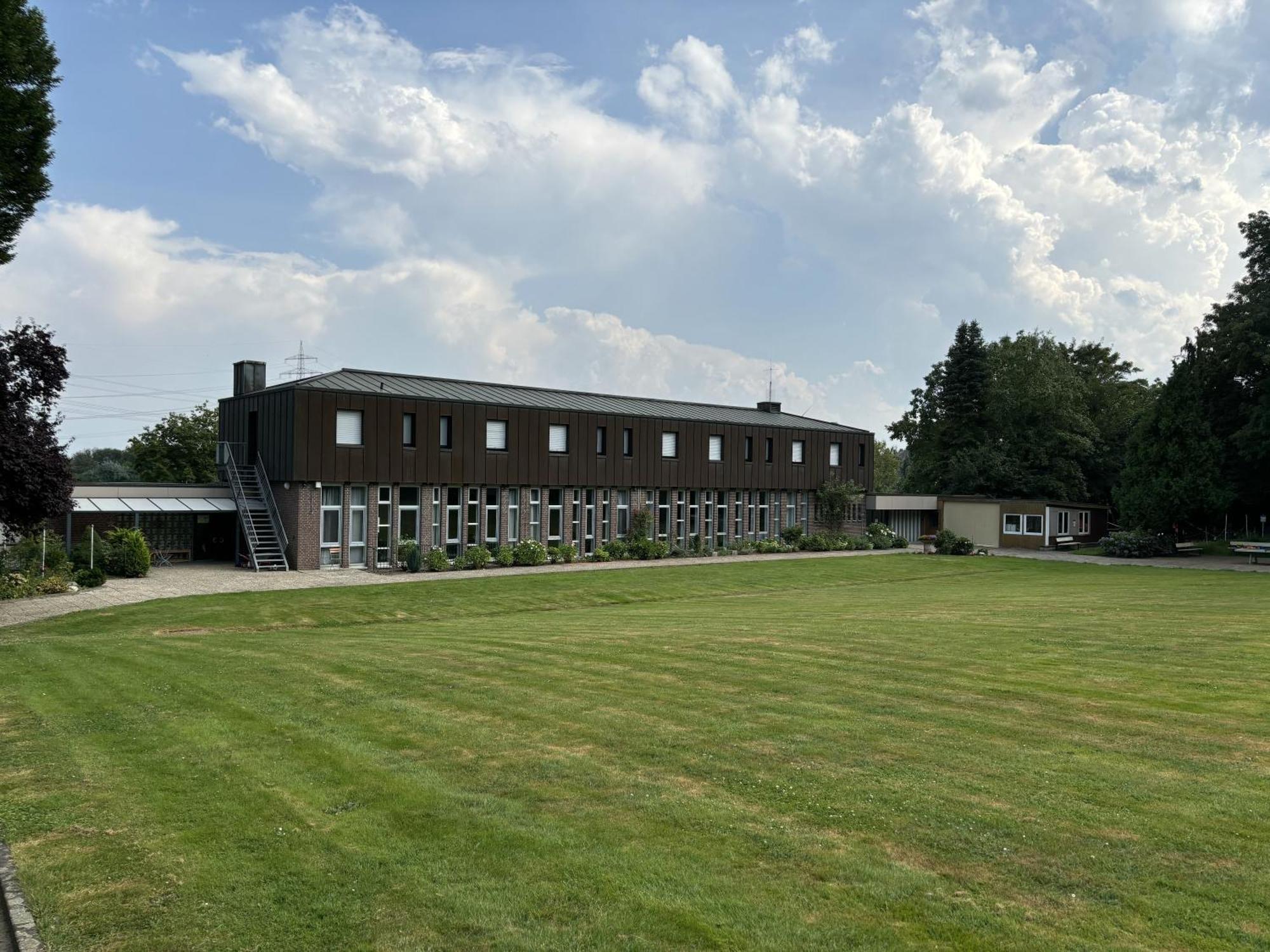 Haus Der Begegnung - Schoenstattzentrum Im Bistum Aachen Hotel Baesweiler Exterior foto